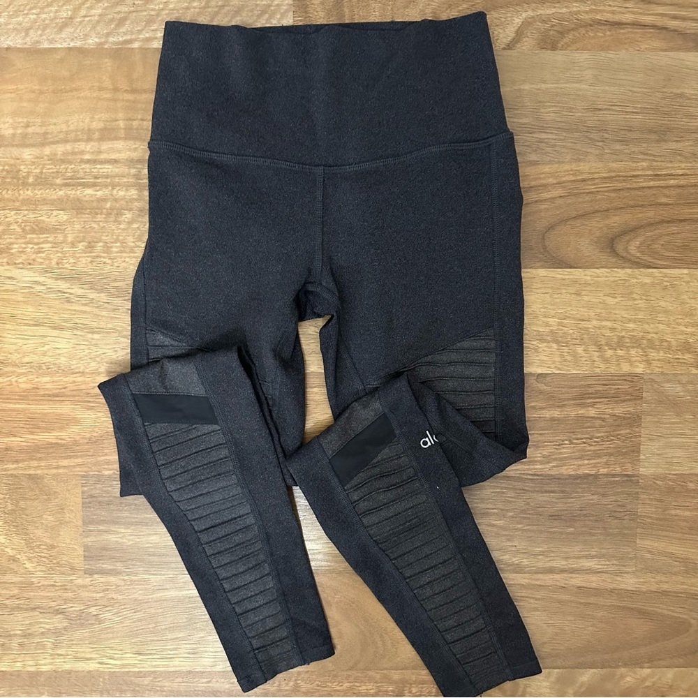 Alo Yoga Moto Leggings